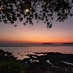 Banana Sunset - Bar & Bungalows
