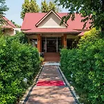 Tonwa Resort Hotel