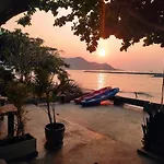 Sea Sand House Resort