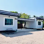 Baan Ruay Suk Resort, Lopburi