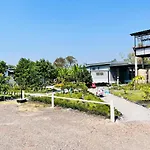 Baan Ruay Suk Resort, Lopburi
