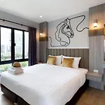 Horsehill Hotel Sriracha