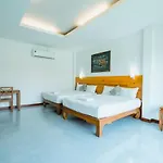 Lamphurai Riverside Resort And Spa