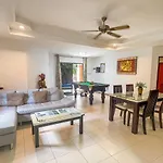 Garden Villa - Pattaya Holiday House Walking Street 4 Bedrooms