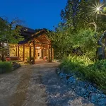 Vanasin Residence