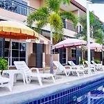 4 Palms Resort