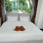 Baanmontra Beach Resort - Bankrut