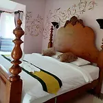 Baanmontra Beach Resort - Bankrut