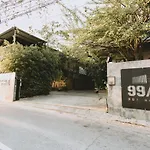 99/9 Box Resort