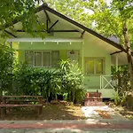 Baansuansabai Phloenpanmai Resort บ้านสวยสบาย เพลินพรรณไม้ รีสอร์ท อัมพวา