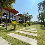 บ้านเพลิน