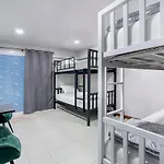 Chill Inn Lipa Noi Hostel And Beach Cafe