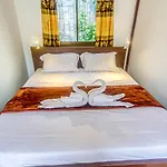 The Travelers Friend Family / Studio Room