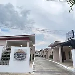 Pichapon Resort