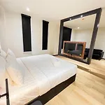 9D City & 9D Express Hotel