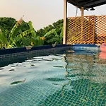 โรงแรมแสนดีเพลส เมาเท่นวิว จอมทอง