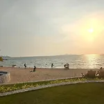 Oceanfront Luxury Condo In Pattaya With Private Beach And Inifinity Pool - Not A Hotel 30 Day Stay Minimum