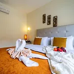 Siam Court Hotel And Resort