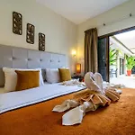 Siam Court Hotel And Resort