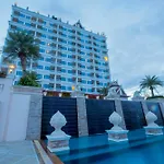 Grand Pacific Sovereign Resort & Spa