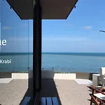 Deepspace Cabin On Quiet Beach