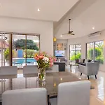 Pattaya Hill Close To Walking St And City