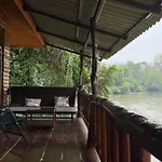 Baanrai Khunya บ้านไร่คุณย่า