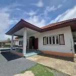 Mae Rampung Beach House Pool Villa
