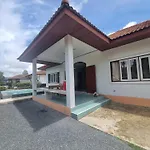 Mae Rampung Beach House Pool Villa