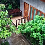 Nawiengkaeriverview Resort