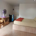 Sairee Center Guest House