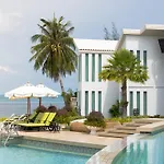 Vannee Golden Sands Beachfront Resort