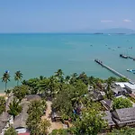 Upni Duniya - Luxury, Beachfront 9-Suites Villa