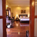 Phuwanalee Resort