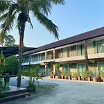 บ้านชมเขา - Baan Chom Khao