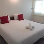 Albatross Guesthouse @ Thungwualaen Beach