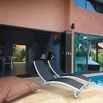 Tha Lane Bay Villas