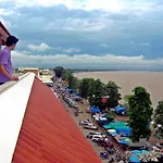 Riverfront Hotel Mukdahan