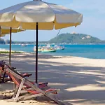 Baanklangaow Beach Resort