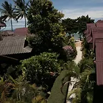 Jungle Hut Bungalows & Hotel