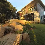 Riverawan Hotel