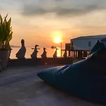 Homebeach Resort เกาะล้าน