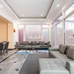 Deluxe Pool 4 Bedroom 3 Bath Villa, Jomtien Beach