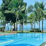 Dolphin Bay Beach Resort