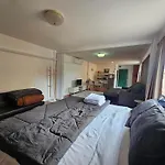 Beachfront Family Room, Relax & Sunbathe 5 Guests
