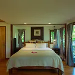 Kaengkrachan Boathouse Paradise Resort