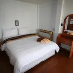 Beachfront Hotel Cha Am
