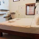 The Reef Hotel & Studios