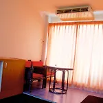 Sichang Shine Khao Resort