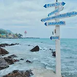Rubtawan Sichang Resort
